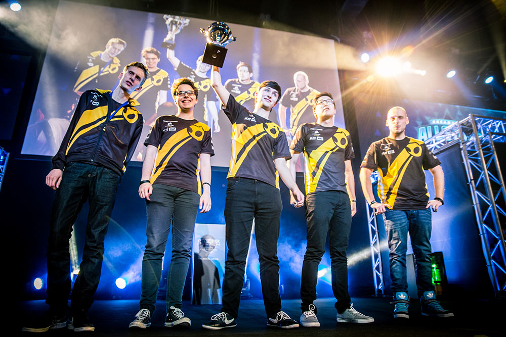Dignitas holding the first place trophy at DreamHack Valencia